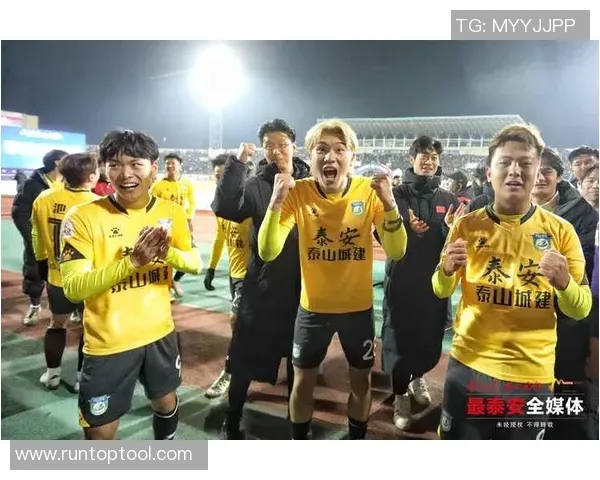 与哪吒等IP、二次元联动，《和平精英》这场潮流大秀玩嗨了